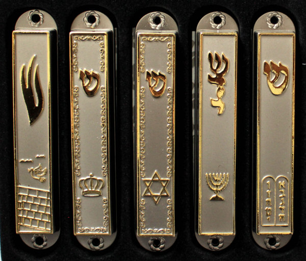 Mesusa mit diversen Symbolen mattsilber/gold 9cm (1-teilig)