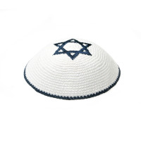 Kippa gehäkelt *Stern* royalblau auf weisser Baumwolle 16 cm Kippa gehäkelt *Stern* royalblau auf weisser Baumwolle 16 cm