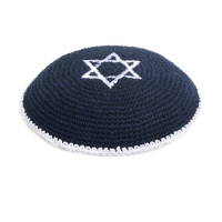 Kippa gehäkelt blau mit weißem Stern Kippa gehäkelt blau mit weißem Stern